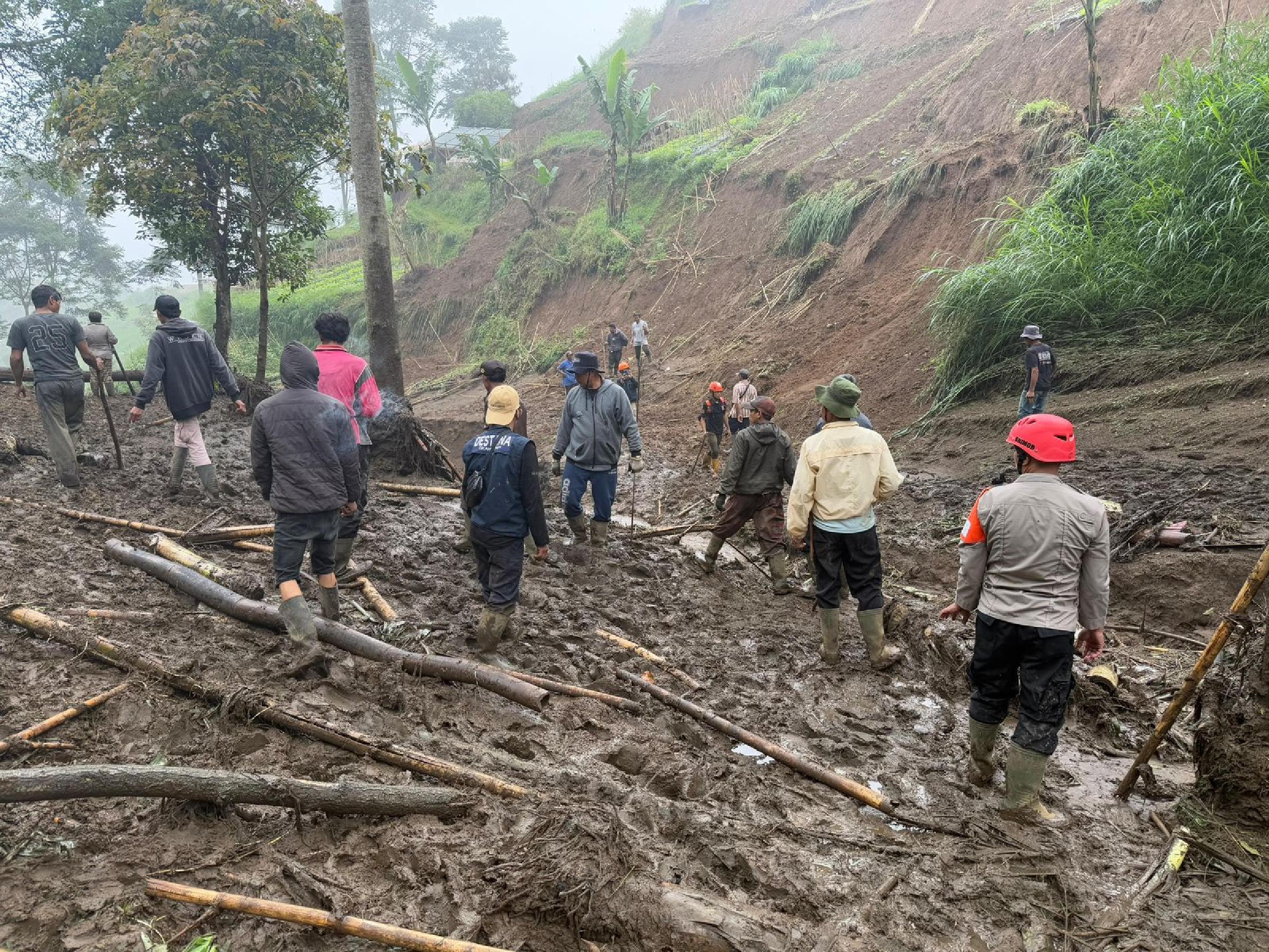 Foto Banjir Bandang Terjang Lembang, 1 Orang Hilang