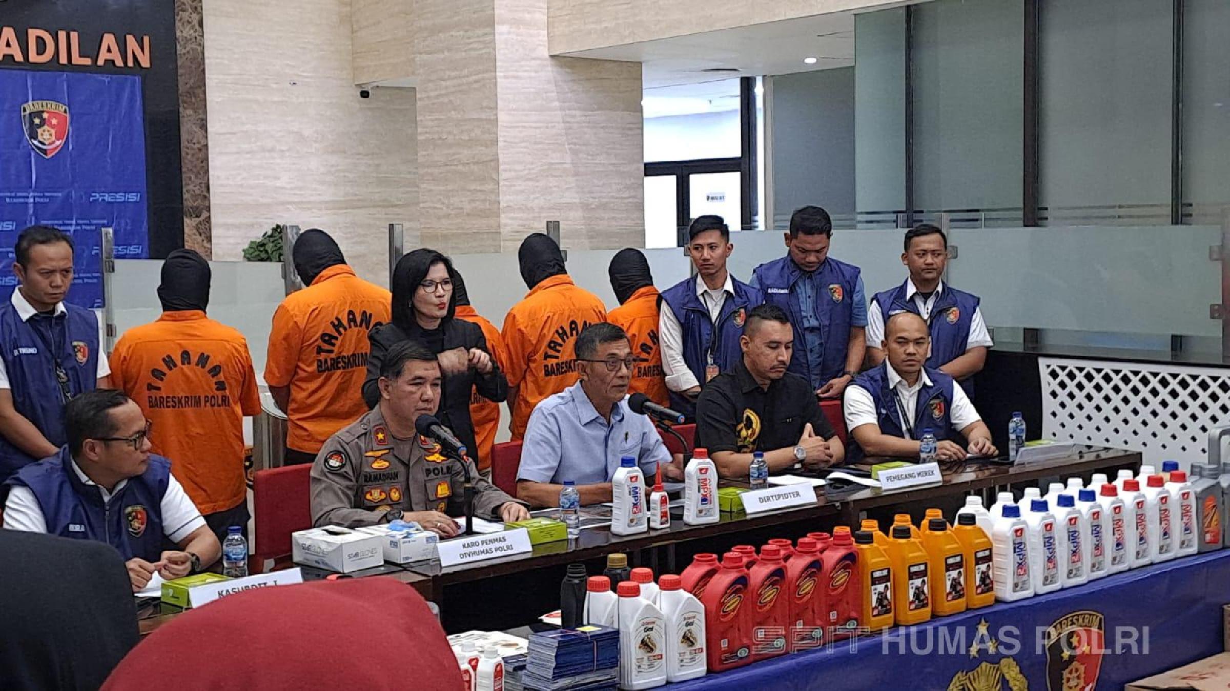 Polri Ungkap Produksi Dan Peredaran Oli Palsu Berbagai Merek Terkenal