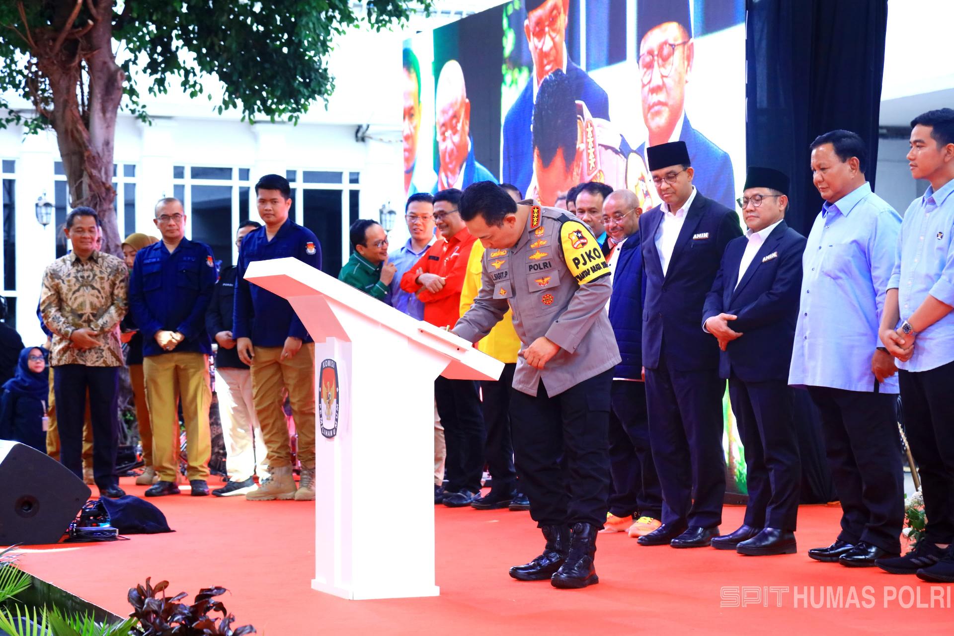 Foto Kapolri Hadiri Deklarasi Kampanye Pemilu Damai di KPU