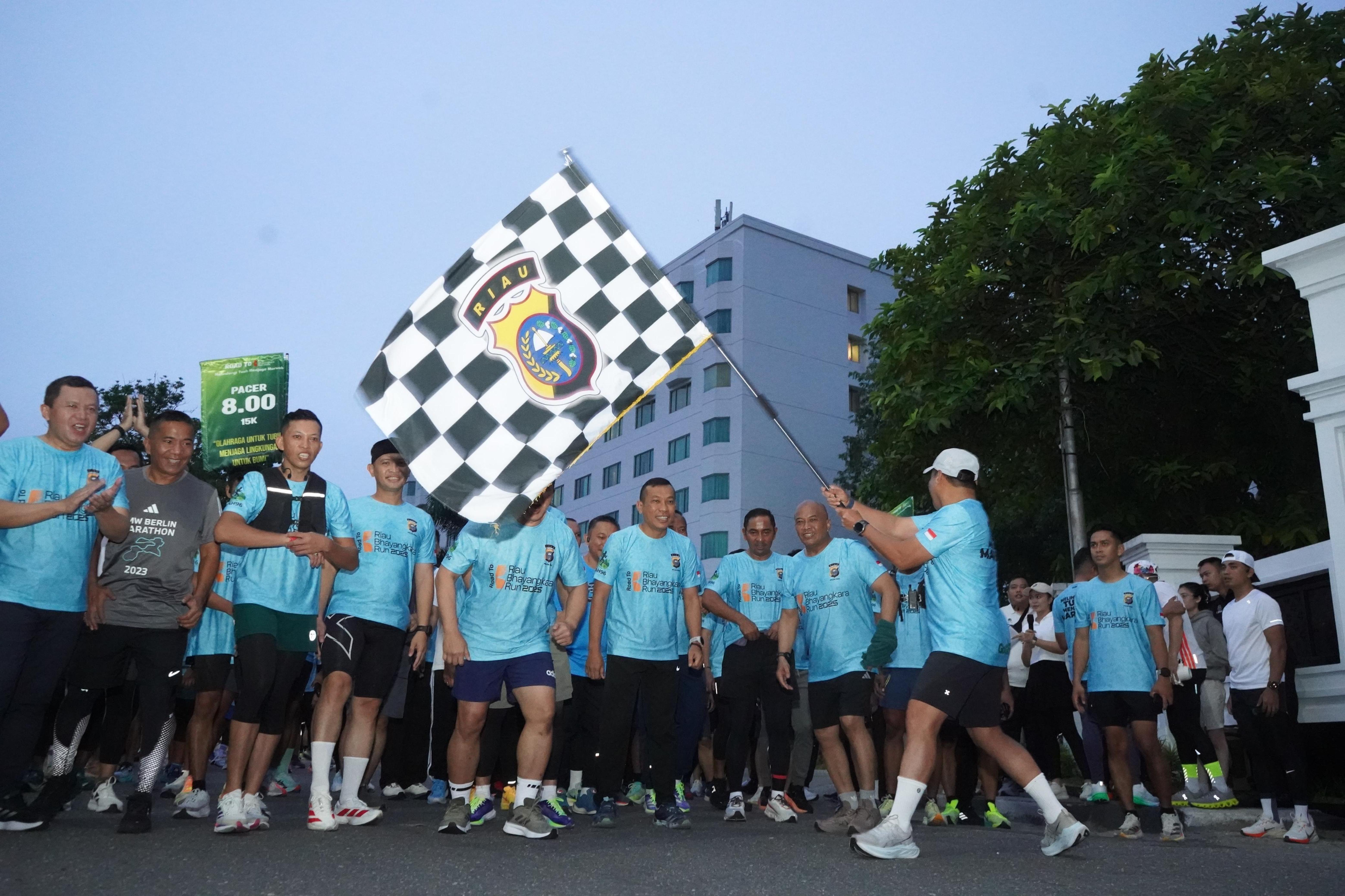 Foto Riau Bhayangkara Run 2025 Lari Bersama, Hijaukan Bumi Lancang Kuning