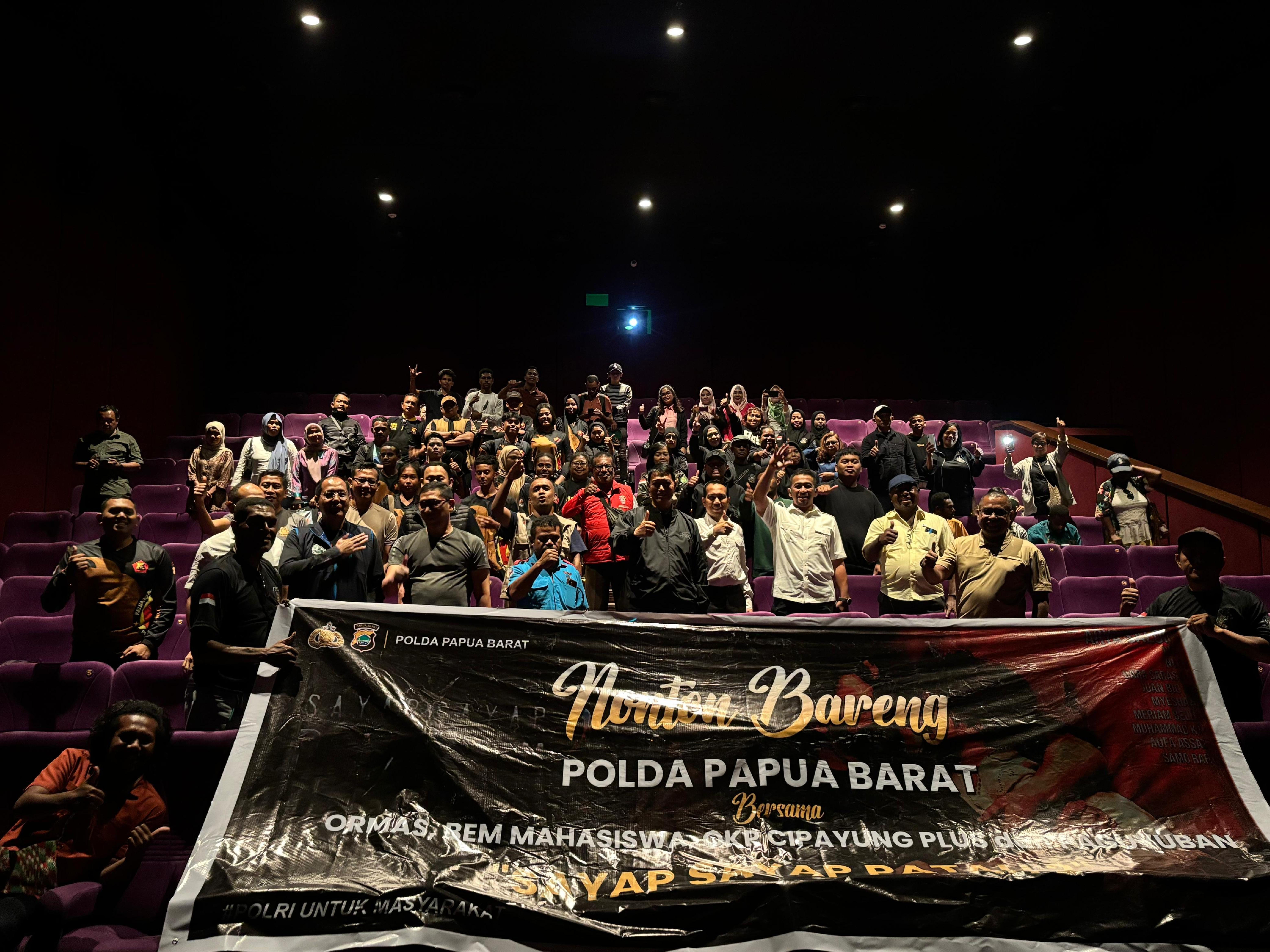 Foto Polda Papua Barat Gelar Nonton Bersama Film “Sayap Sayap Patah 2” Bersama Organisasi Masyarakat di Manokwari