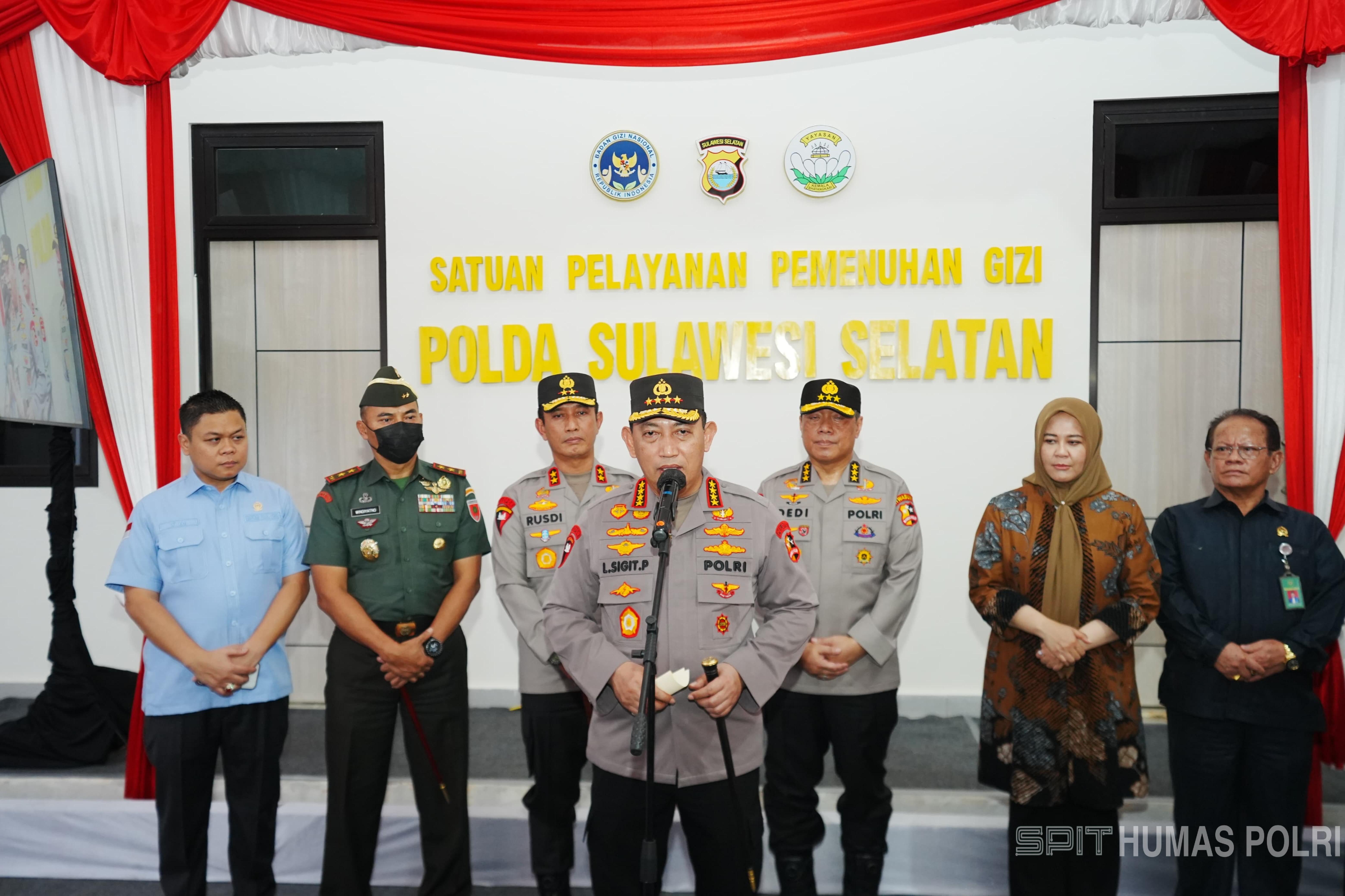 Foto Kapolri Tinjau SPPG Polda Sulsel, Pastikan Kesiapan Dukung Program MBG