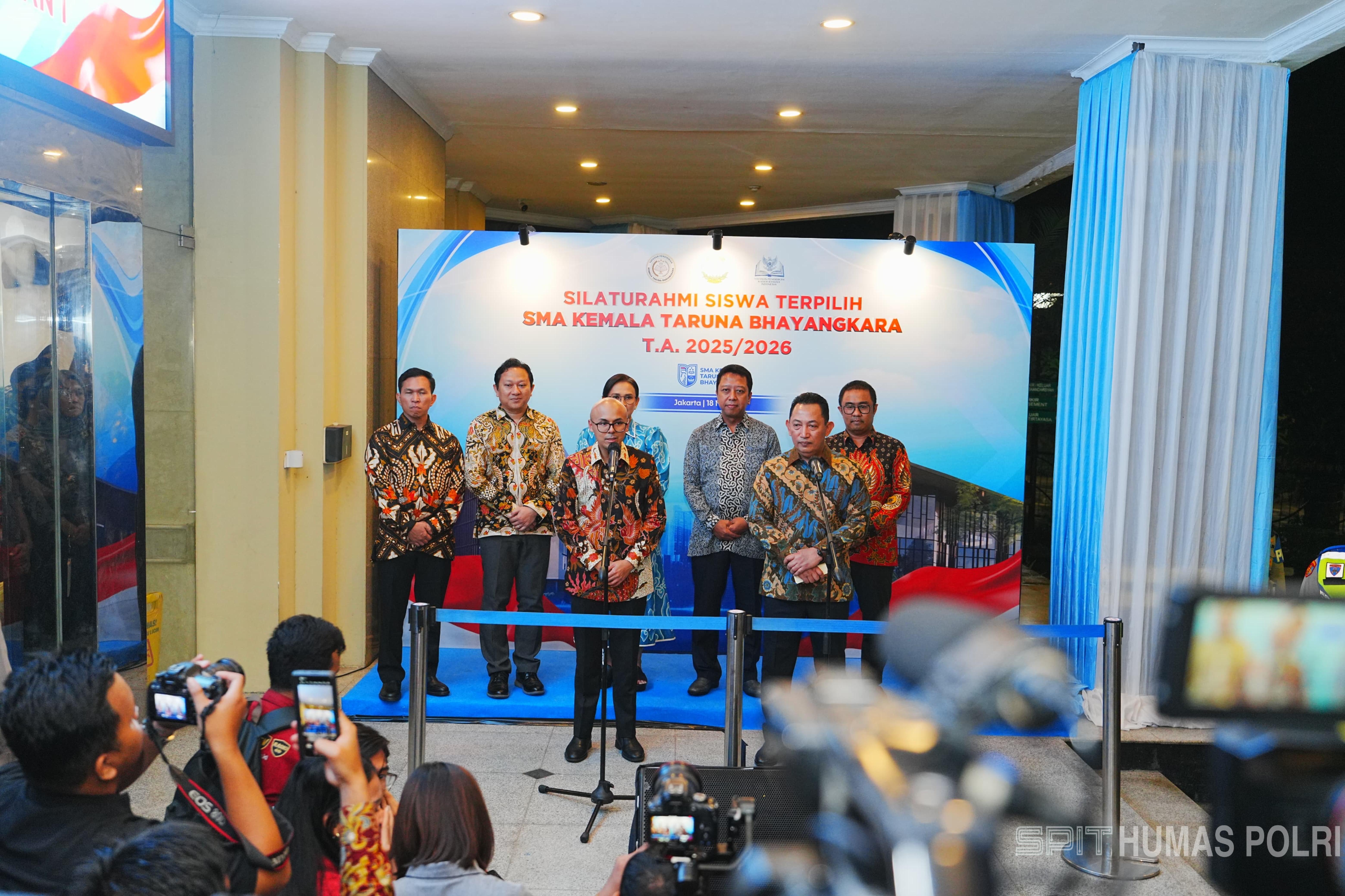 Foto Kapolri Silaturahmi,Beri Motivasi untuk Siswa Terpilih SMA Kemala Taruna Bhayangkara