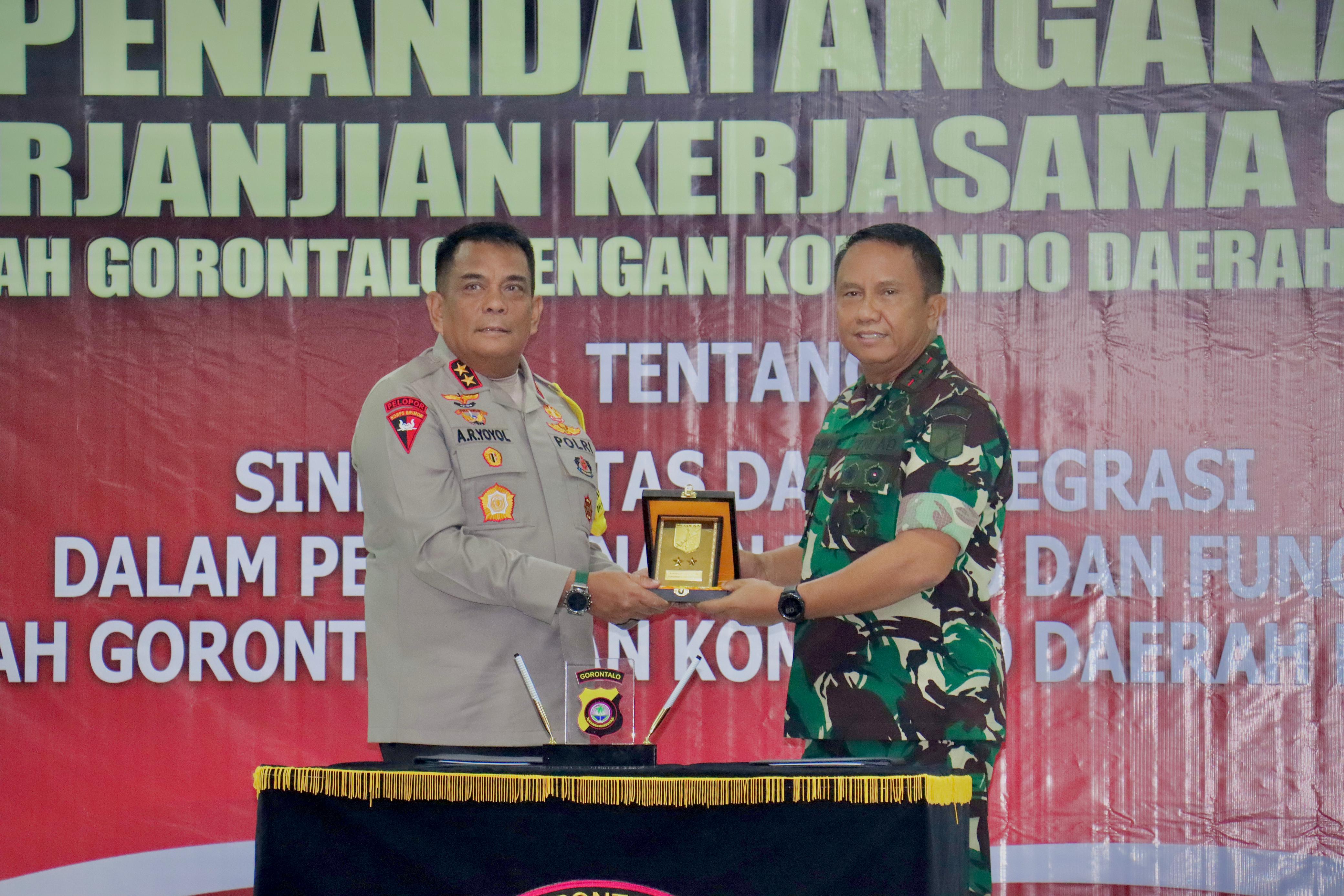 Polda Gorontalo Bersama Kodam Xiii Merdeka Gelar Penandatangan