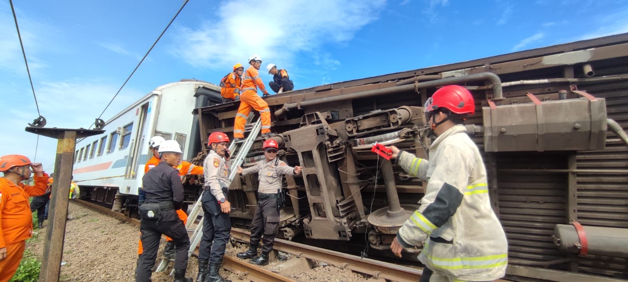 Update Korban Tabrakan Kereta Api Turangga Dan Lokal Di Cicalengka ...