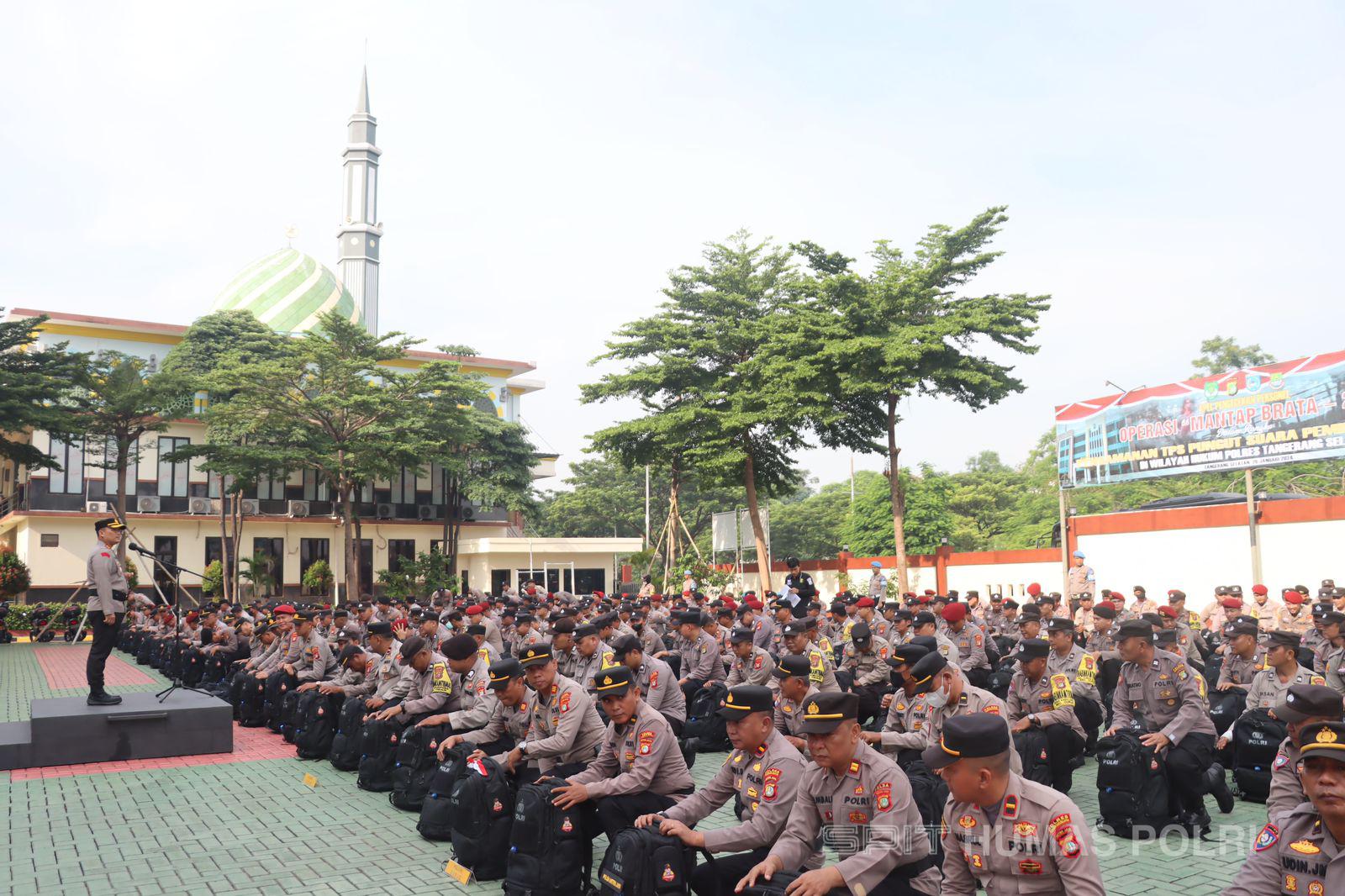 Bawa Perlengkapan Lengkap, Ratusan Personel Polres Tangsel Siap Amankan TPS