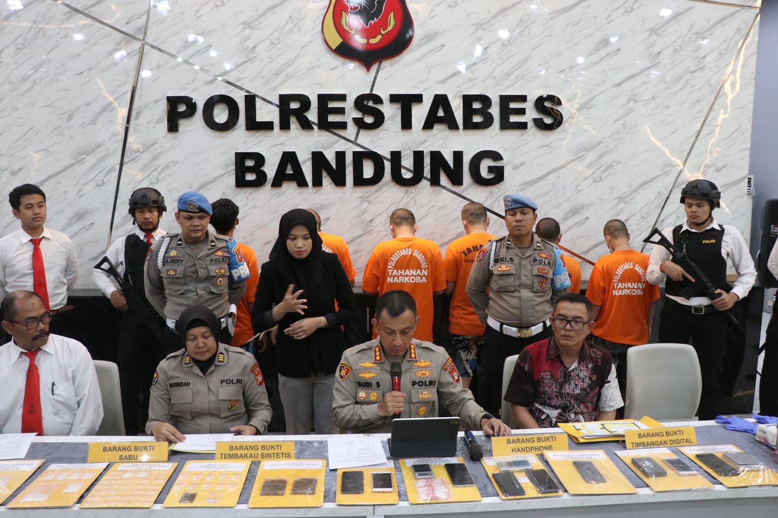 Sat Narkoba Polrestabes Bandung Dalam Sepekan Amankan Delapan Orang ...