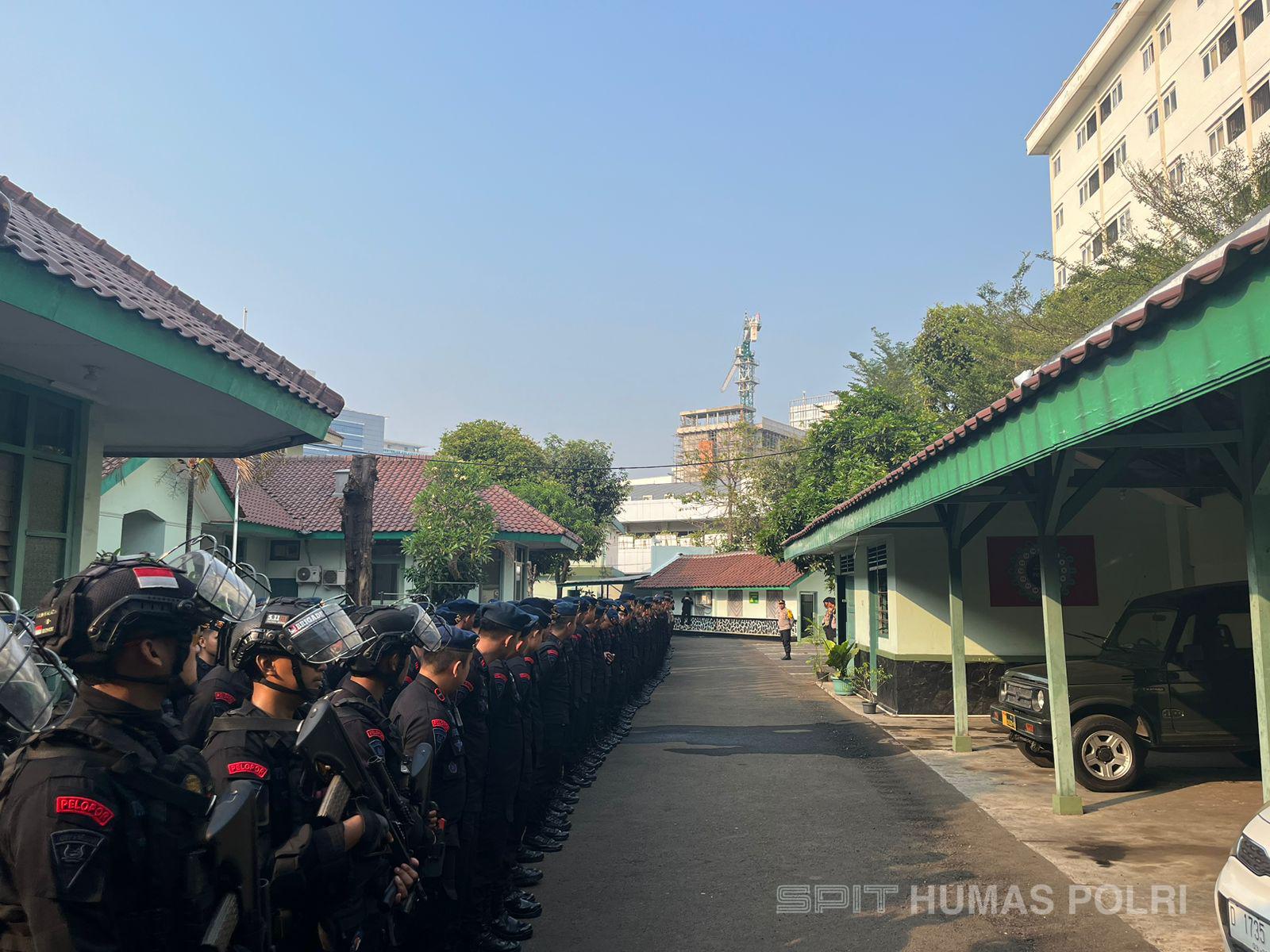 Polda Metro Kerahkan 569 Personel Gabungan Amankan Medical Check Up ...